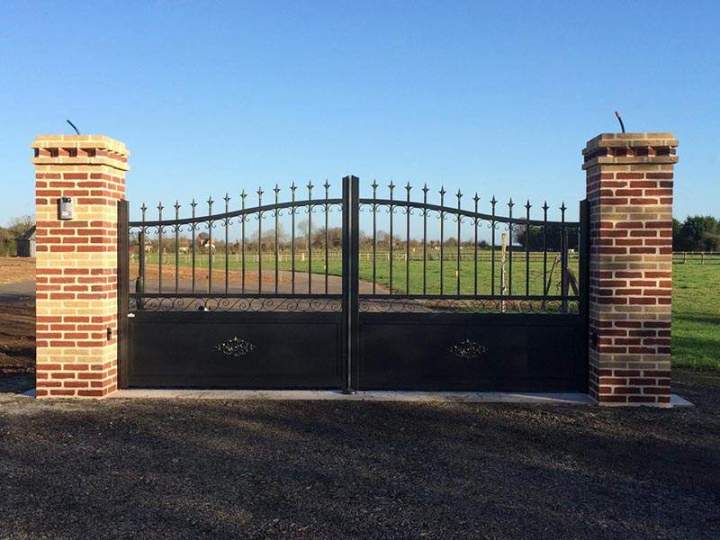 Portail métallique robuste La Ferté-en-Ouche