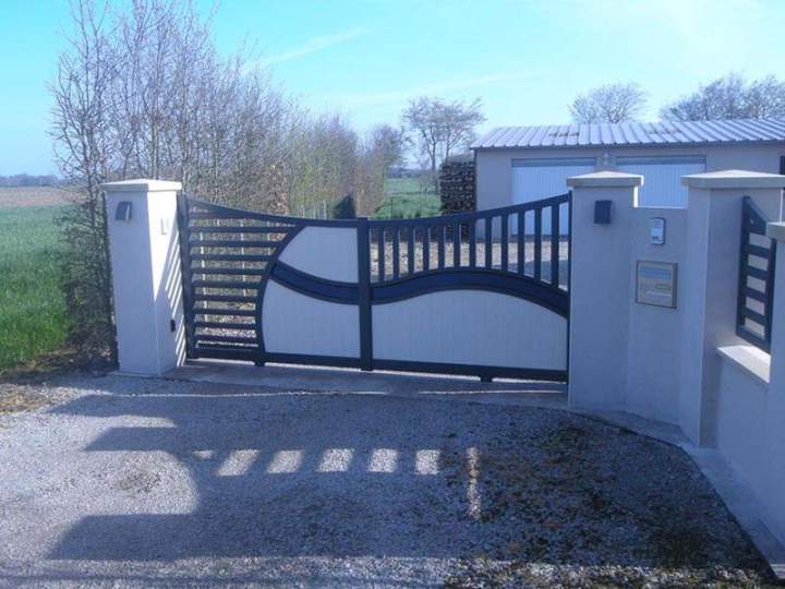 Portail bicolore La Ferté-en-Ouche