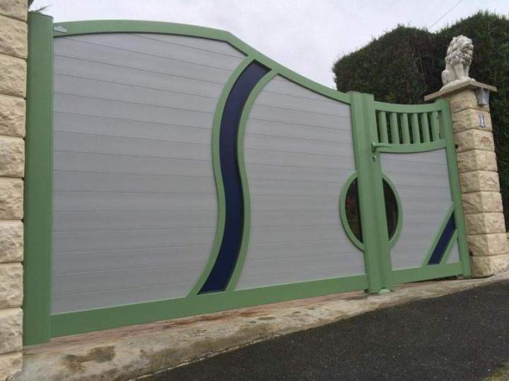 Portail tricolore La Ferté-en-Ouche