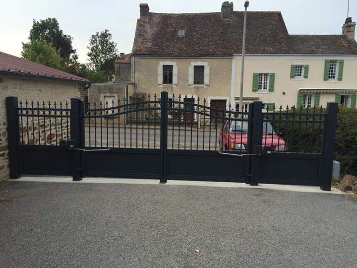 Portail en fer La Ferté en Ouche