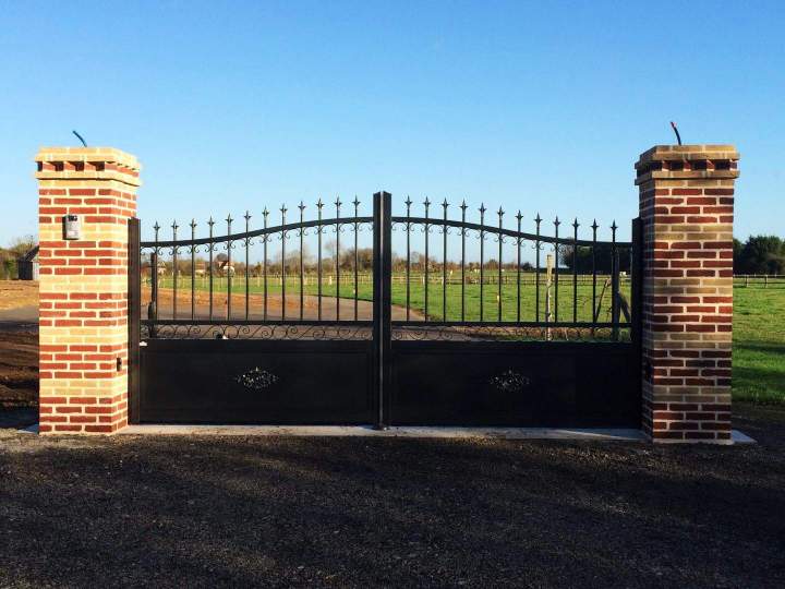 Portail métallique noir La Ferté-en-Ouche